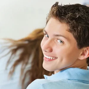 چرا مراجعه به روانشناس نوجوان و جوان در رشت ضروری است؟