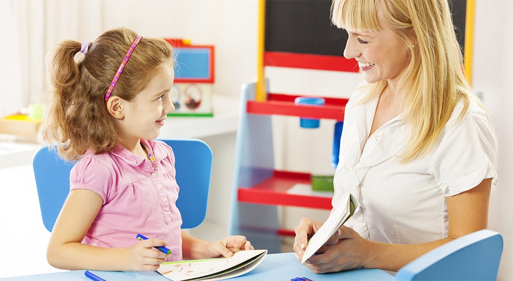 نقش بازخورد مثبت و تشویق در تربیت کودکان